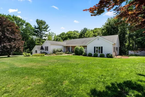 5 Wagon Wheel Dr, Milton, MA 02186