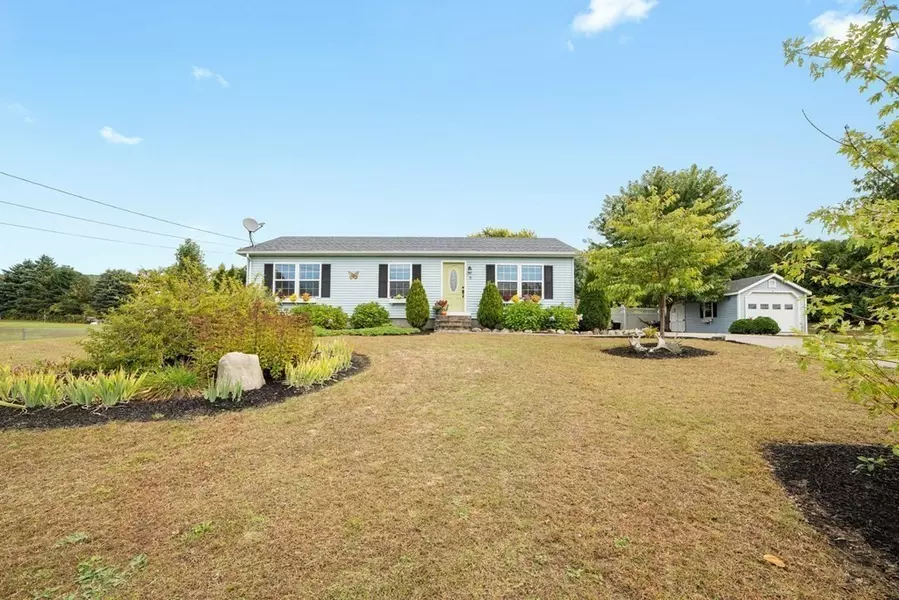 9 Countryside Dr, Palmer, MA 01069