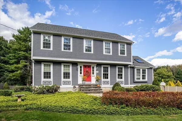 19 Rockland St, Easton, MA 02356