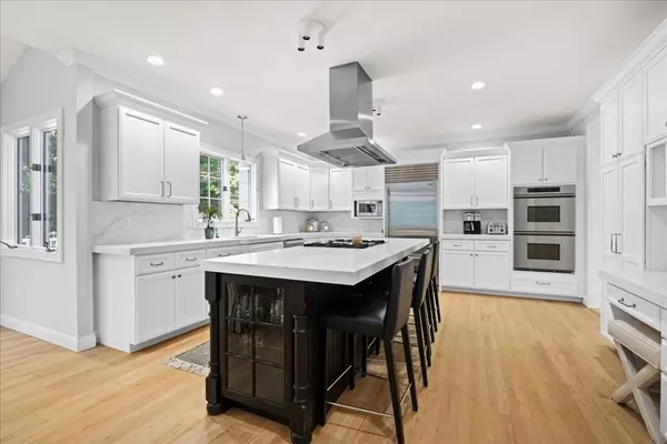 Southborough, MA 01772,92 Sears Rd