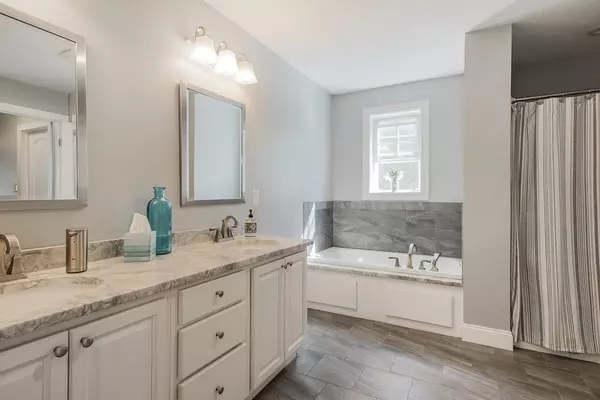 Charlton, MA 01507,28 Jennings Rd