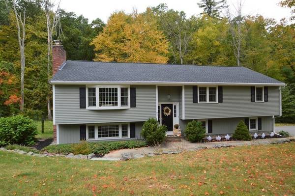 71 Newton St, Northborough, MA 01532