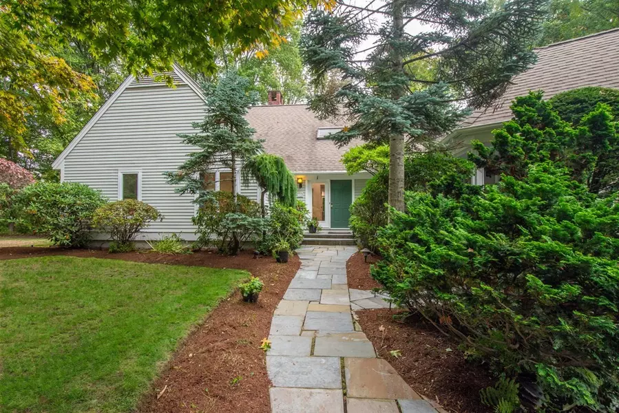 11 Oak Meadow Rd, Lincoln, MA 01773