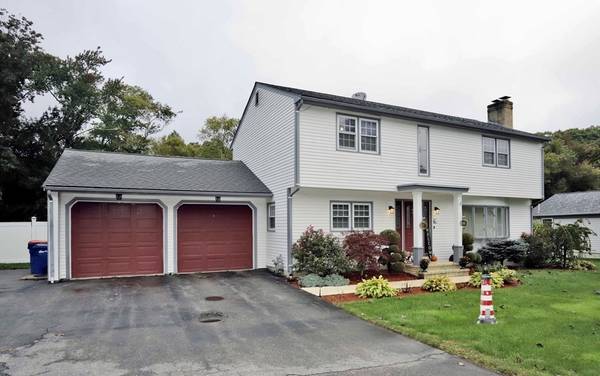 10 Holly Lane, Westport, MA 02790