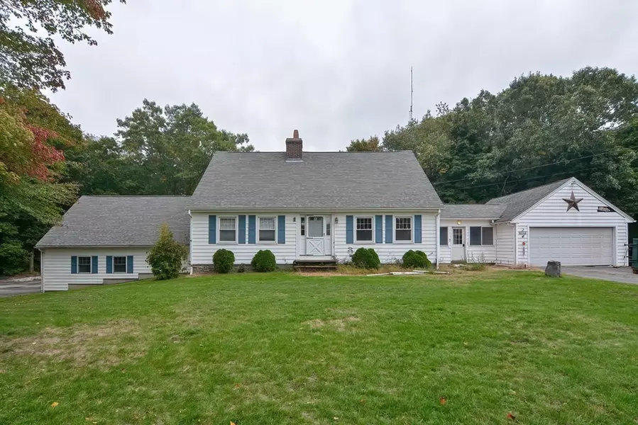 12 Ridgeview Rd, Sturbridge, MA 01566