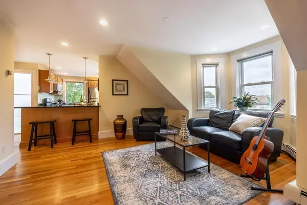 8 Leland St #3, Somerville, MA 02143