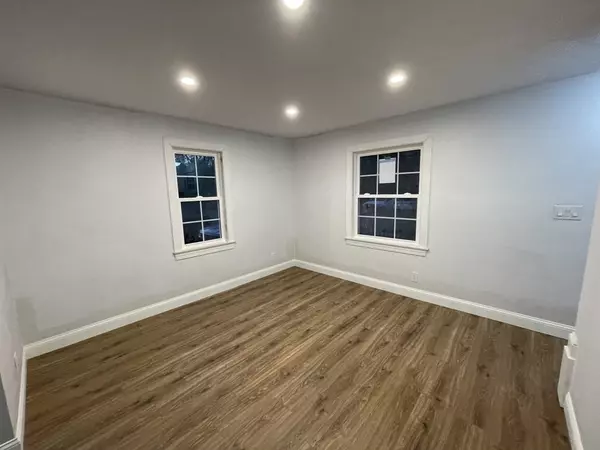 Millbury, MA 01527,5 Maple Lane