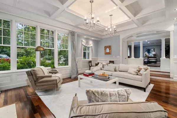 Newton, MA 02468,70 White Oak Rd