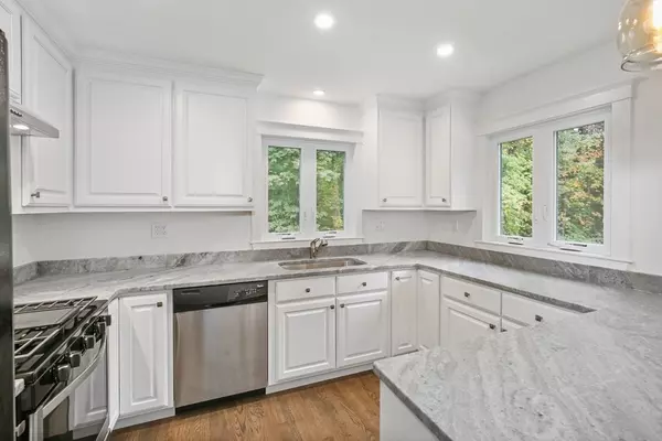 Southborough, MA 01772,27 Atwood Street