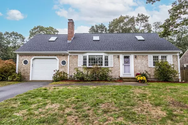 27 Cardinal Ln, Yarmouth, MA 02673