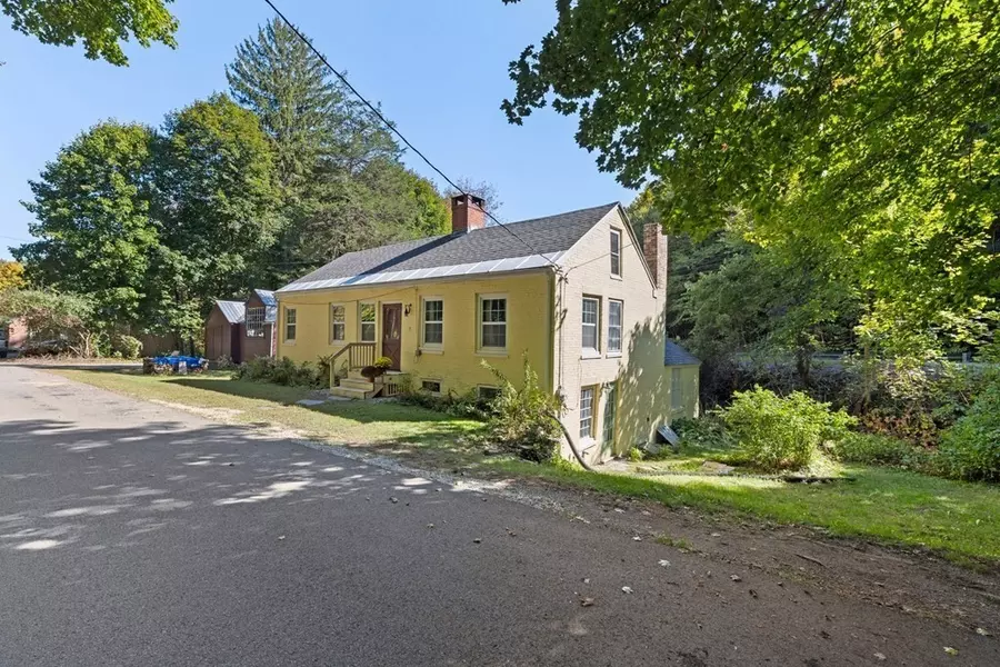 7 Factory Hollow, Greenfield, MA 01301