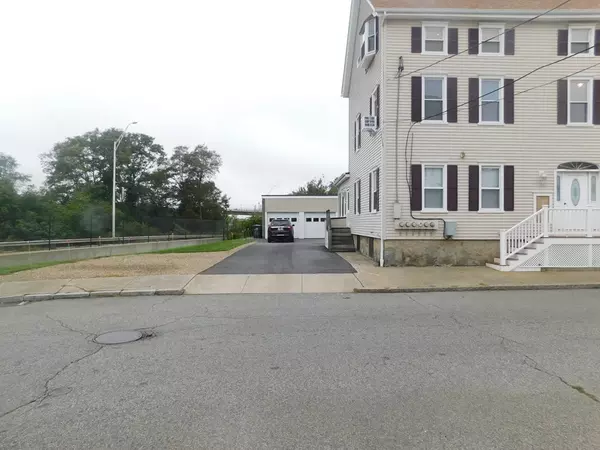 Fall River, MA 02720,90 Suffolk St