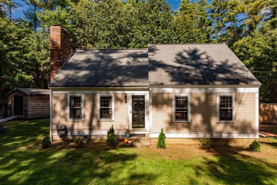 19 Spring St, Plympton, MA 02367