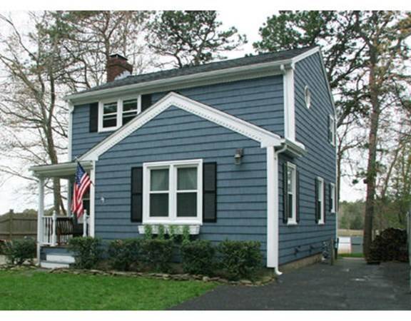 102 Highland Shores Dr, Wareham, MA 02571