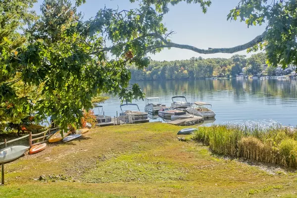 Southwick, MA 01077,143 N Lake