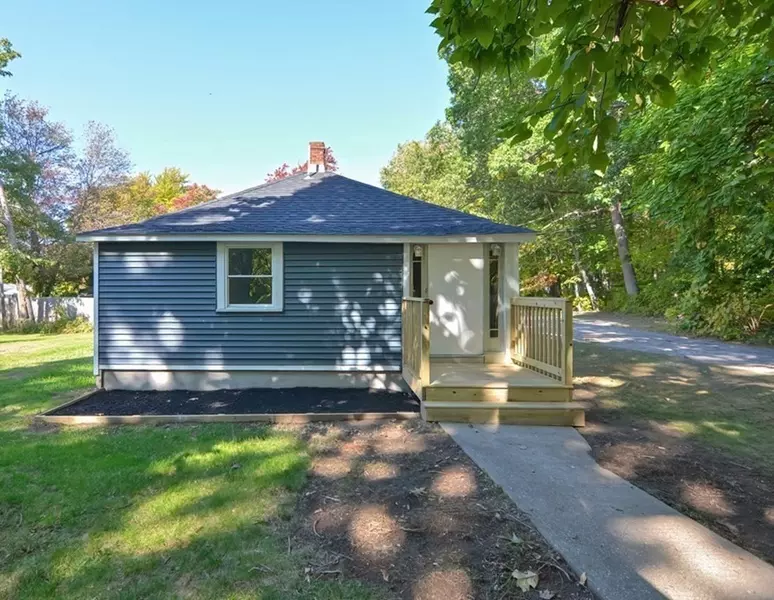 40 Pierce Ave, Lunenburg, MA 01462