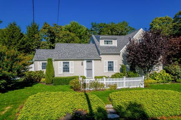 43 Glen Ave, Falmouth, MA 02556