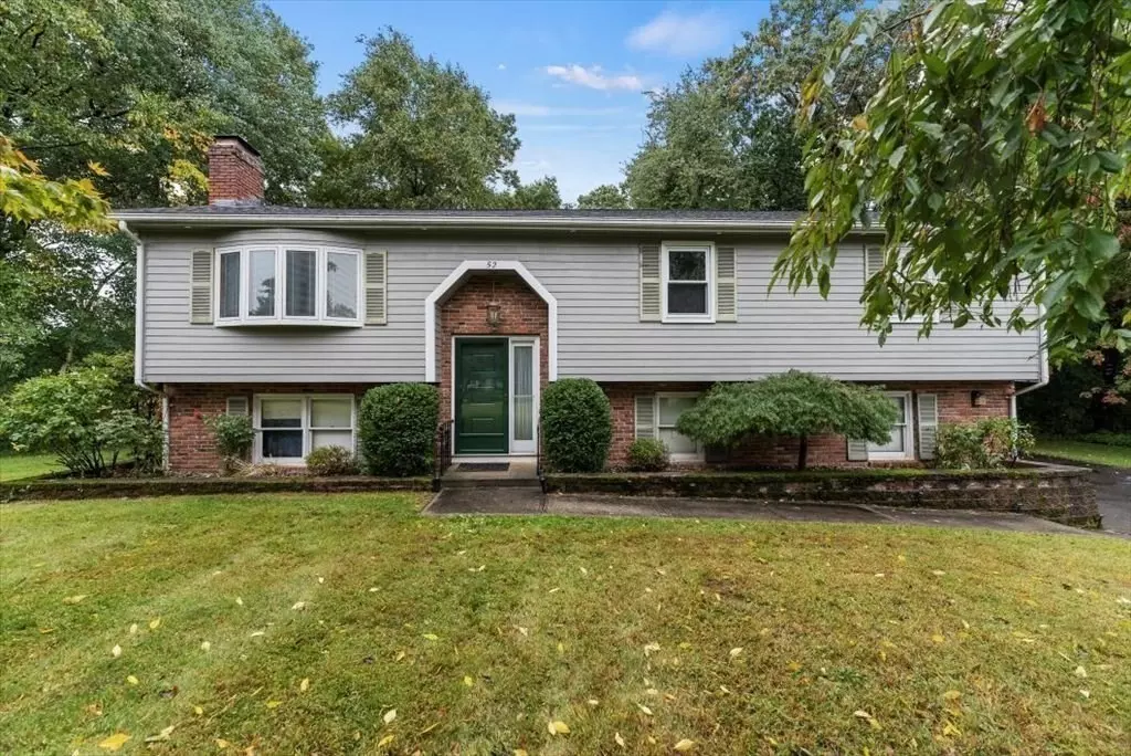 Agawam, MA 01001,52 Edgewood Ln