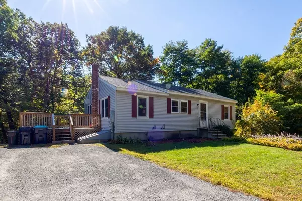 67 Meetinghouse Hill Rd, Sterling, MA 01564