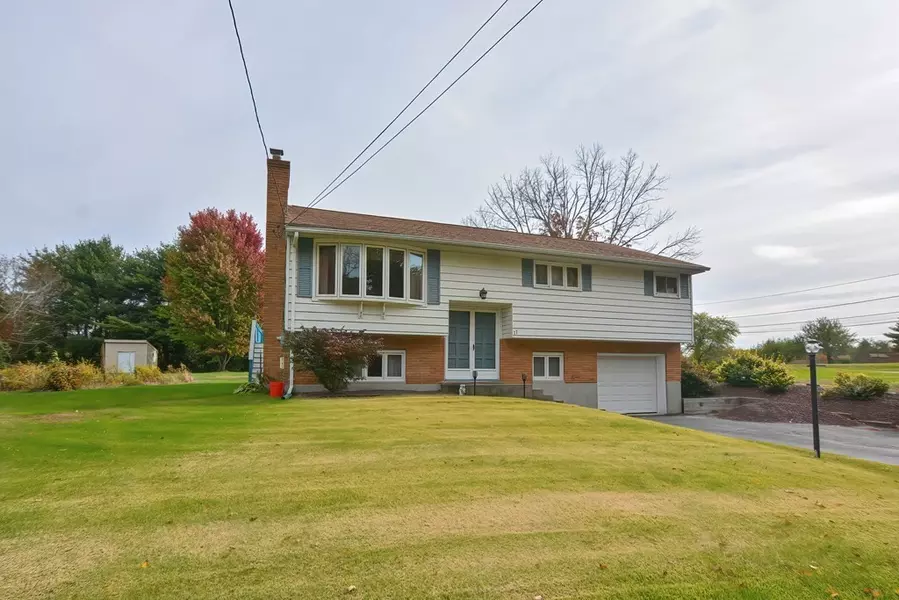 11 Dolan Rd, Millbury, MA 01527