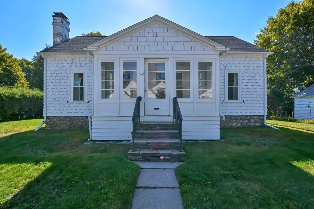 Worcester, MA 01602,15 Lawnfair St