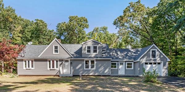 21 River Rd, Sturbridge, MA 01566