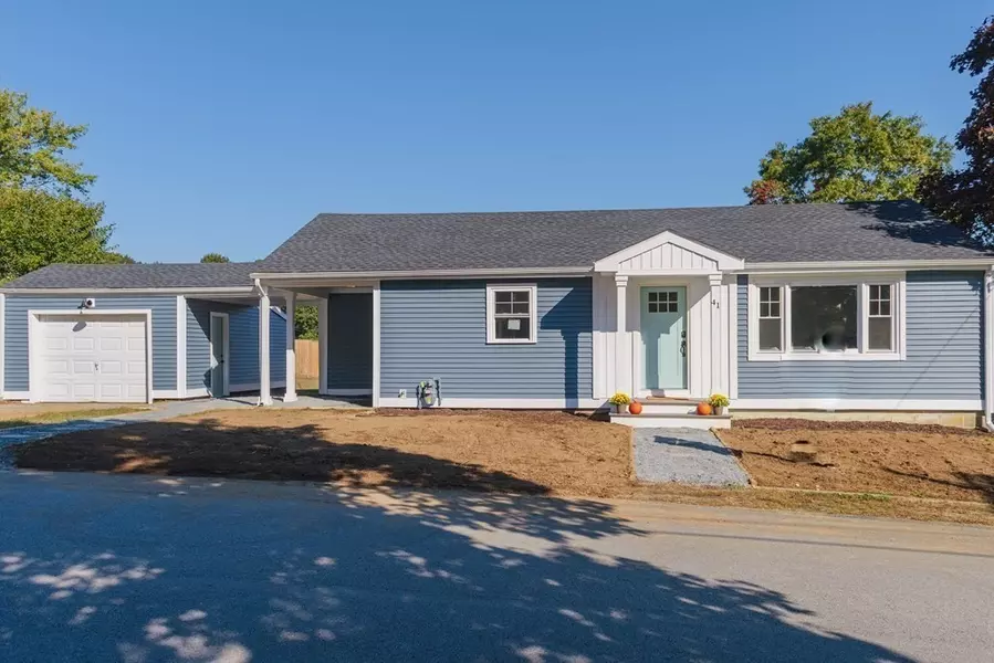 41 E Briggs Rd, Westport, MA 02790