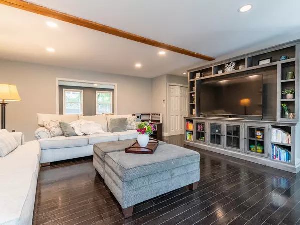 Lexington, MA 02420,11 Leighton Avenue