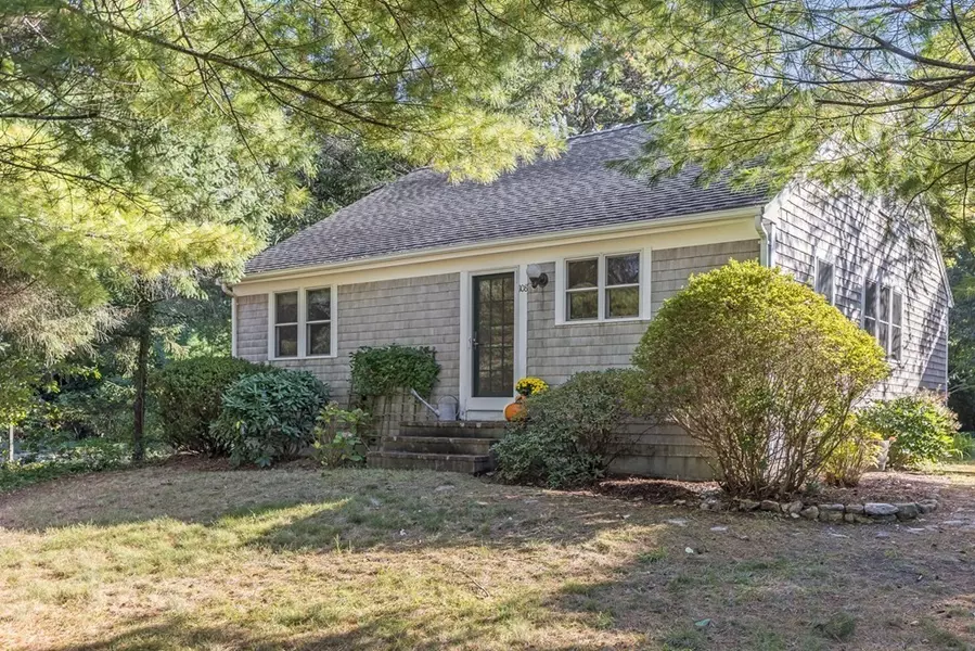 108 Old North Rd, Brewster, MA 02631