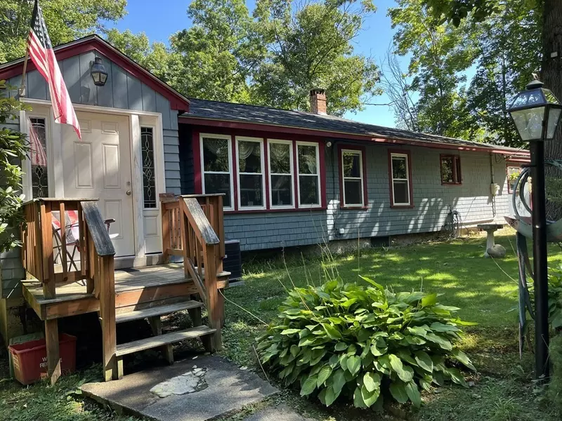 16 Chamberlain Rd, Shrewsbury, MA 01545