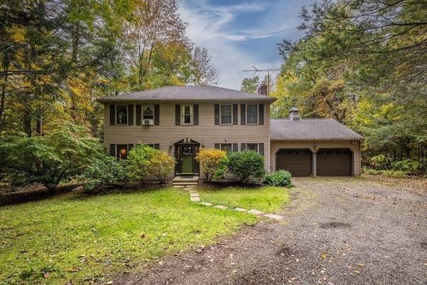 35 Glendale Road, Sturbridge, MA 01518