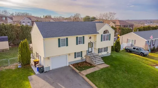 133 Point West Dr, Fall River, MA 02720
