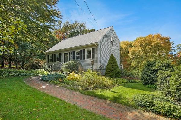 80 E Baylies Rd, Charlton, MA 01507