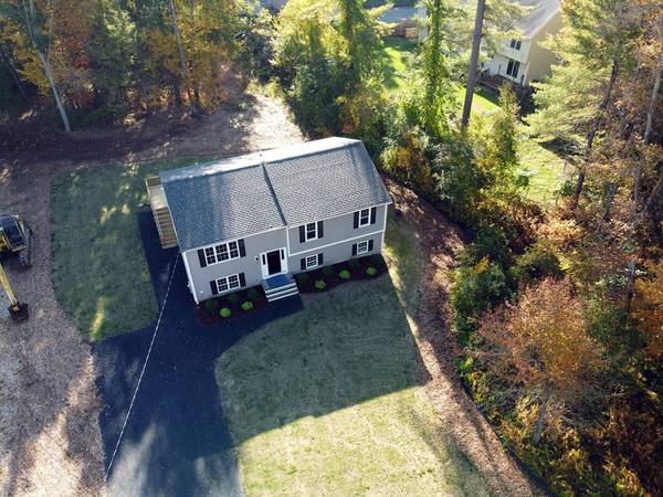 15 Old Wood St, Middleboro, MA 02346