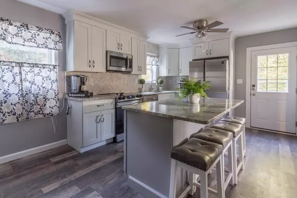 Sutton, MA 01590,13 Darling Lane