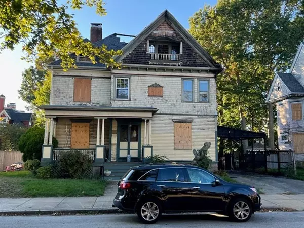 528 High St, Fall River, MA 02720