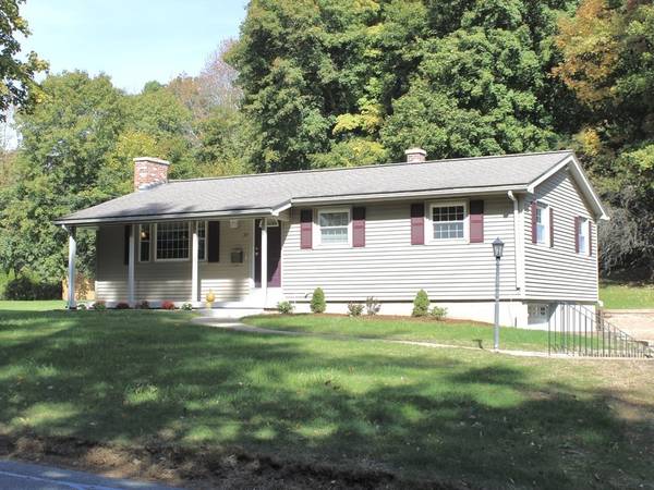 39 Greenville St, Spencer, MA 01562