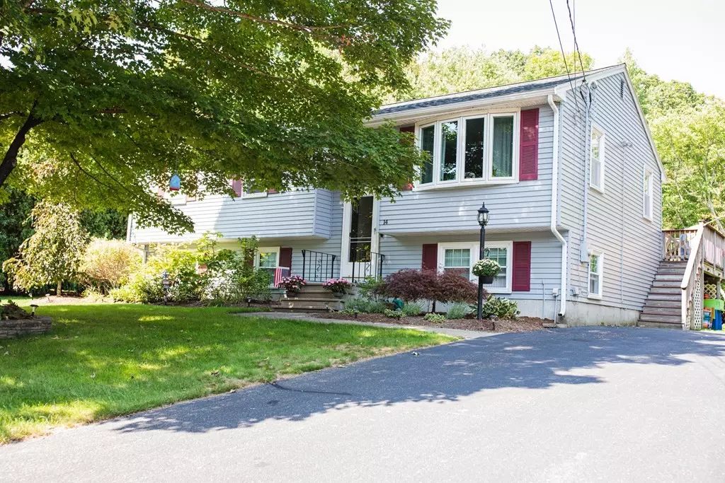 Mansfield, MA 02048,14 Casa Dr