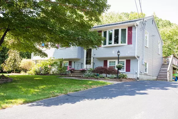 14 Casa Dr, Mansfield, MA 02048