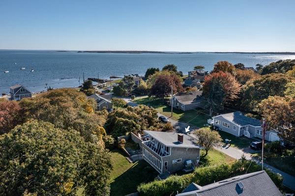 6 Island View Ave, Mattapoisett, MA 02739