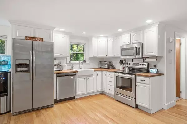 Hamilton, MA 01982,41 Highland St