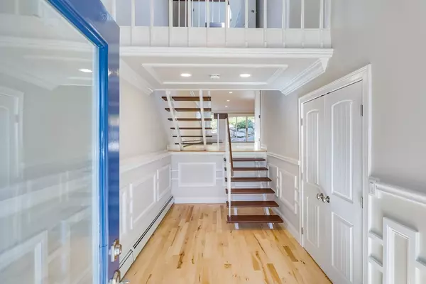 45 Highfield Dr #6, Falmouth, MA 02540