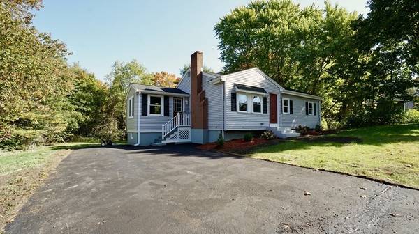 64 Oak St, Foxboro, MA 02035