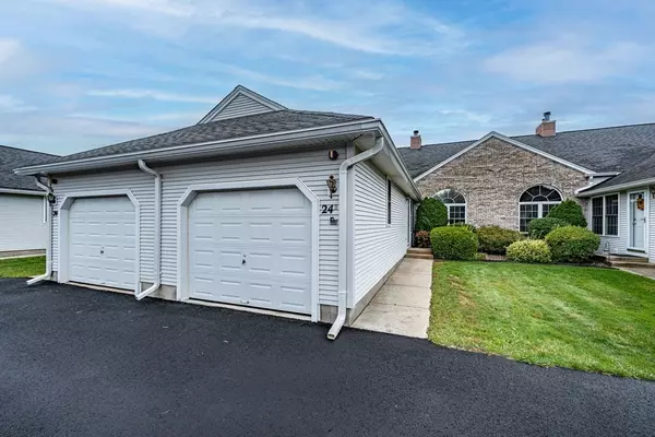 24 Castle Hill Rd #D, Agawam, MA 01001