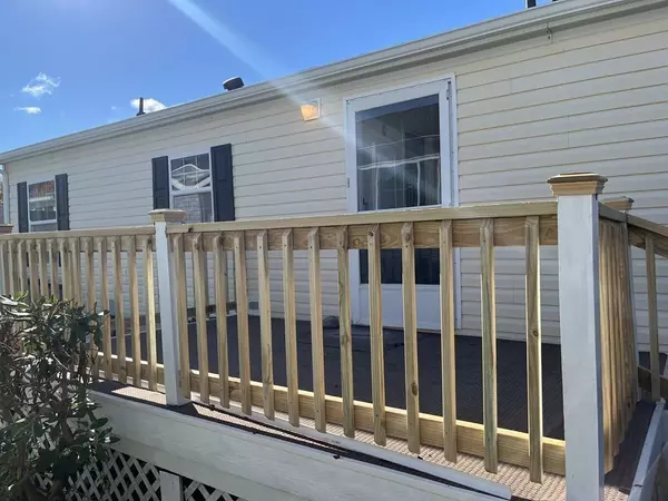 Tiverton, RI 02878,19 Blackbird St