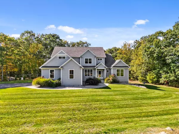 7 Tiffany Ln, West Greenwich, RI 02817