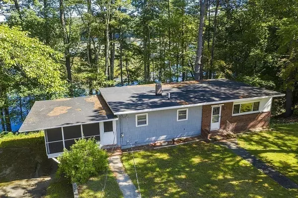 12 Bellevue Dr, Athol, MA 01331