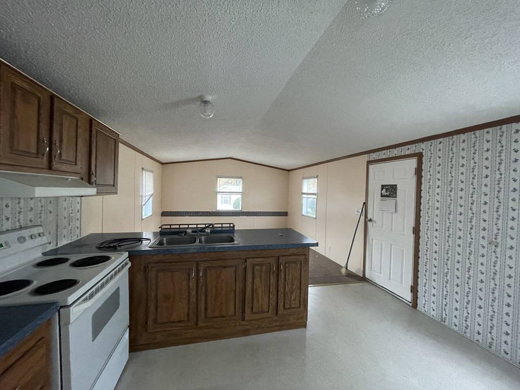 Auburn, MA 01501,751 Washington St #37