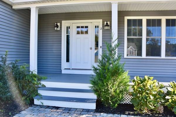 Westport, MA 02790,2 Grinnell Ct