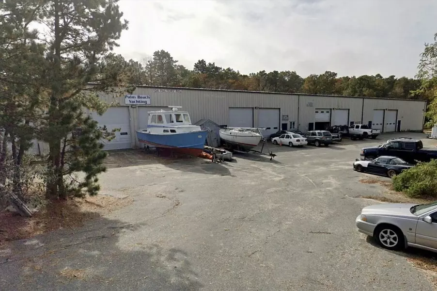 136 Factory Rd, Harwich, MA 02645